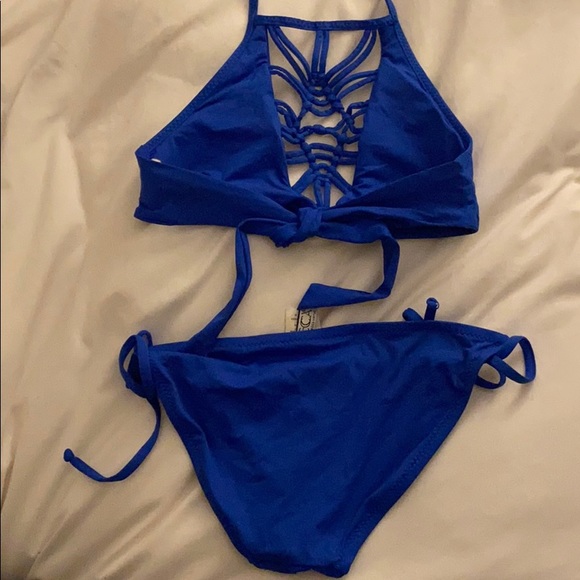 Becca bikini - Picture 2 of 3